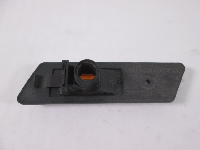 SPREDNJI INDIKATOR OEM N. 18734890801 ORIGINAL REZERVNI DEL BMW SERIE 3 E36 BER/SW/COUPE/CABRIO (1990 - 2000) BENZINA LETNIK 1998