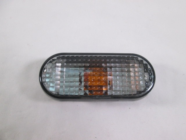 SPREDNJI INDIKATOR OEM N. 33676630 ORIGINAL REZERVNI DEL VOLKSWAGEN GOLF III 1H1 1E7 1H5 MK3 (08/1992 - 07/1998) BENZINA LETNIK 1992