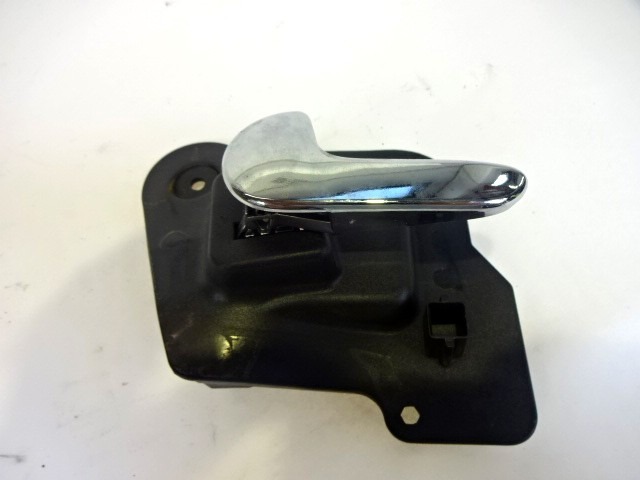 NOTRANJA KLJUKA  OEM N. 13121860 ORIGINAL REZERVNI DEL OPEL MERIVA A X03 (2003 - 2006) DIESEL LETNIK 2003