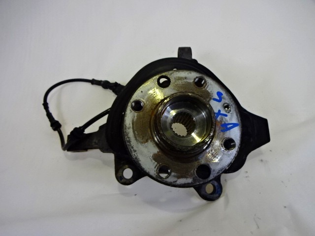 LEVI VRTLJIVI LEZAJ / PESTO KOLESA Z LEZAJEM SPREDAJ OEM N. 9156140 90576767 ORIGINAL REZERVNI DEL OPEL CORSA C X01 (10/2000 - 2004) BENZINA LETNIK 2001