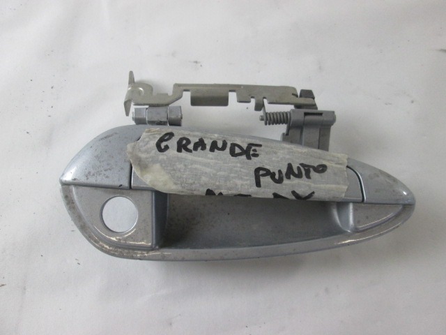 ZUNANJA KLJUKA SPREDNJA DESNA VRATA OEM N. 735470864 ORIGINAL REZERVNI DEL FIAT GRANDE PUNTO 199 (2005 - 2012) BENZINA LETNIK 2007