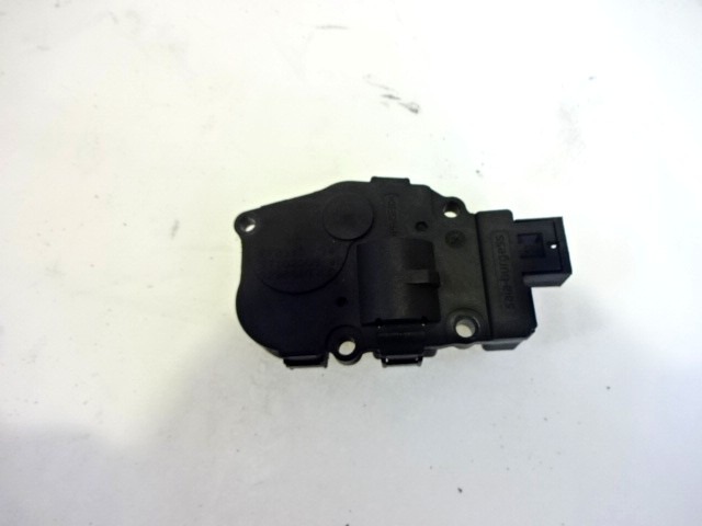 MOTORCEK OGREVANJA OEM N. 9298888G ORIGINAL REZERVNI DEL BMW SERIE 1 BER/COUPE/CABRIO E81/E82/E87/E88 LCI R (2007 - 2013) DIESEL LETNIK 2010