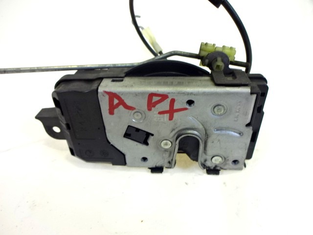 CENTRALNI ZAKLEP SPREDNJIH VRAT  OEM N. 13210749 ORIGINAL REZERVNI DEL OPEL ASTRA H A04 L48 L08 L35 L67 R 5P/3P/SW (2007 - 2010) DIESEL LETNIK 2008