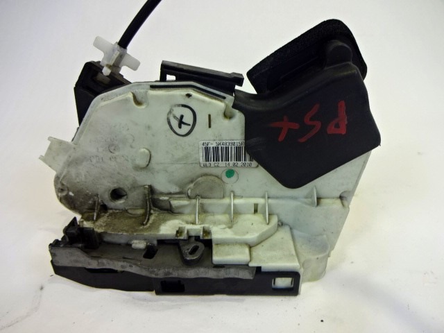 CENTRALNA KLJUCAVNICA ZADJIH LEVIH VRAT OEM N. 5K4839015F ORIGINAL REZERVNI DEL VOLKSWAGEN POLO 6R1 6C1 (06/2009 - 02/2014) DIESEL LETNIK 2010