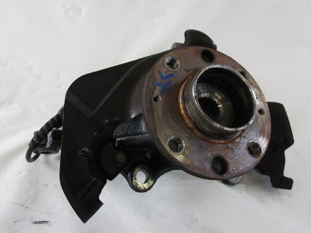 LEVI VRTLJIVI LEZAJ / PESTO KOLESA Z LEZAJEM SPREDAJ OEM N. 95524778 ORIGINAL REZERVNI DEL OPEL CORSA D R S07 (02/2011 - 2014) BENZINA LETNIK 2012