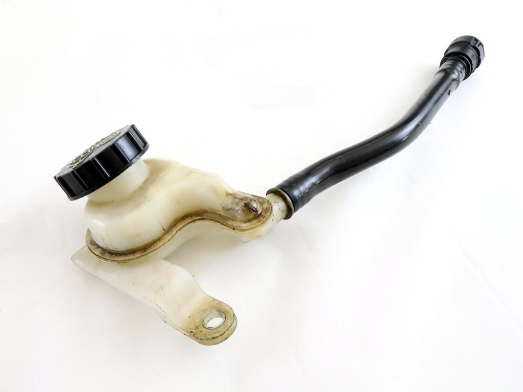 ZAVORNI CILINDER OEM N. 1822308 ORIGINAL REZERVNI DEL FORD FIESTA CB1 CNN MK6 (09/2008 - 11/2012) BENZINA/GPL LETNIK 2009