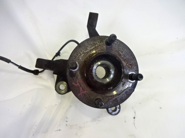 LEVI VRTLJIVI LEZAJ / PESTO KOLESA Z LEZAJEM SPREDAJ OEM N. 1544568 ORIGINAL REZERVNI DEL FORD FIESTA CB1 CNN MK6 (09/2008 - 11/2012) BENZINA/GPL LETNIK 2009