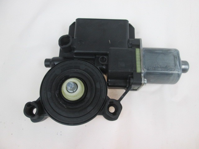 MOTORCEK ELEKTRICNEGA POMIKA ZADNJEGA STEKLA  OEM N. 6R0959812N ORIGINAL REZERVNI DEL VOLKSWAGEN POLO 6R1 6C1 R (02/2014 - 2017) BENZINA LETNIK 2014