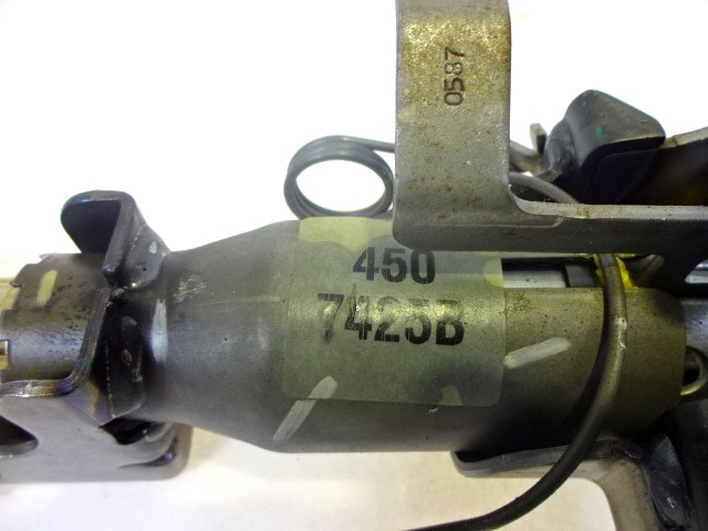 VOLANSKI DROG OEM N. 4525005530 ORIGINAL REZERVNI DEL TOYOTA AVENSIS T25 MK2 BER/SW (2003 - 2008)DIESEL LETNIK 2007