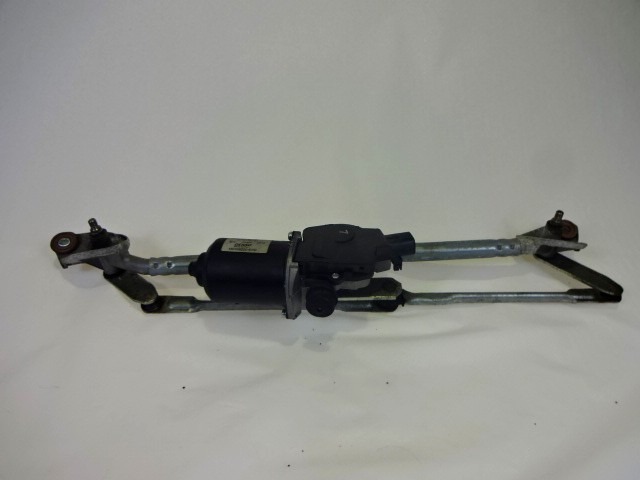 MOTORCEK PREDNJIH BRISALCEV OEM N. 85110-05060 ORIGINAL REZERVNI DEL TOYOTA AVENSIS T25 MK2 BER/SW (2003 - 2008)DIESEL LETNIK 2007