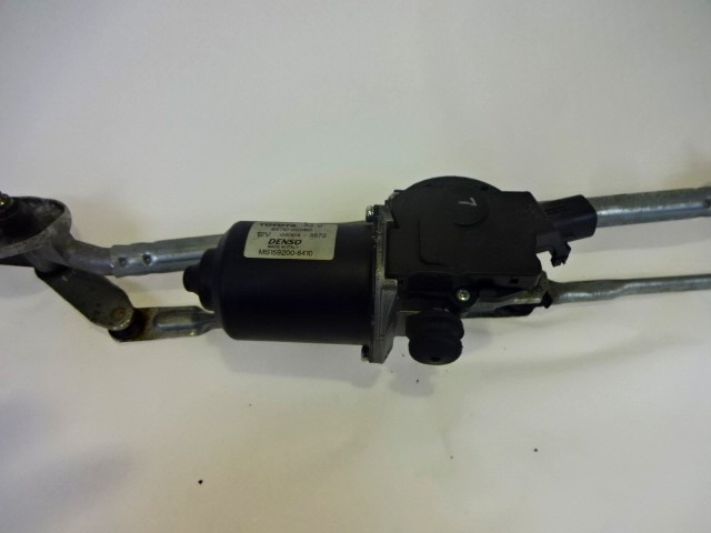 MOTORCEK PREDNJIH BRISALCEV OEM N. 85110-05060 ORIGINAL REZERVNI DEL TOYOTA AVENSIS T25 MK2 BER/SW (2003 - 2008)DIESEL LETNIK 2007