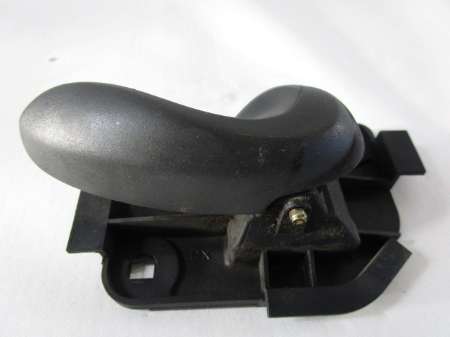 NOTRANJA KLJUKA  OEM N. 735269345 ORIGINAL REZERVNI DEL FIAT PUNTO 188 188AX MK2 (1999 - 2003) BENZINA LETNIK 2001