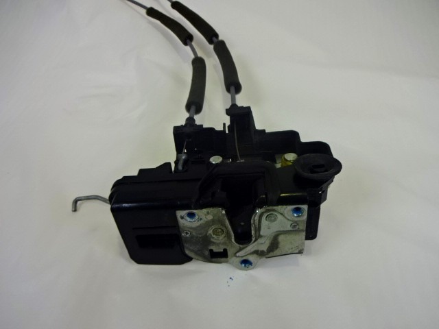 CENTRALNA KLJUCAVNICA ZADJIH LEVIH VRAT OEM N. 96624175 ORIGINAL REZERVNI DEL CHEVROLET CAPTIVA MK1 C100 (2006 - 2011) DIESEL LETNIK 2011