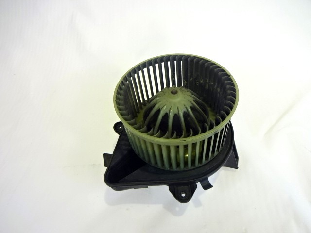 VENTILATOR  KABINE  OEM N. 46723714 ORIGINAL REZERVNI DEL FIAT PUNTO 188 188AX MK2 (1999 - 2003) BENZINA LETNIK 2000