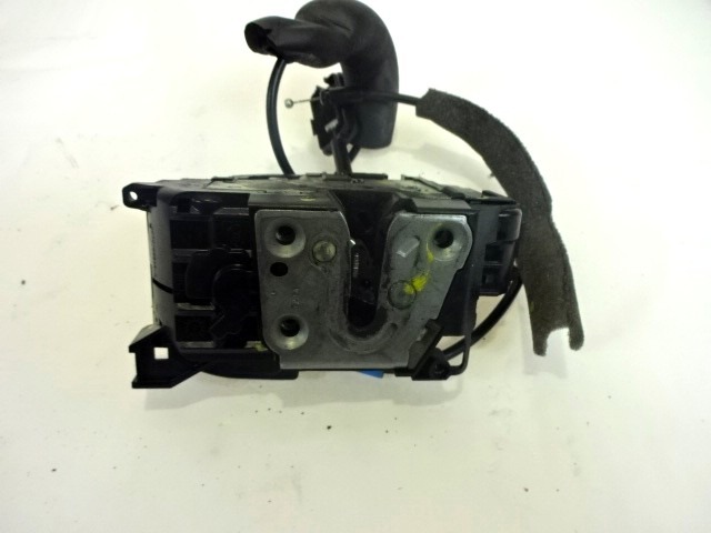 CENTRALNI ZAKLEP SPREDNJIH VRAT  OEM N. 805020001R ORIGINAL REZERVNI DEL RENAULT MEGANE MK3 BZ0/1 B3 DZ0/1 KZ0/1 BER/SPORTOUR/ESTATE (2009 - 2015) DIESEL LETNIK 2014