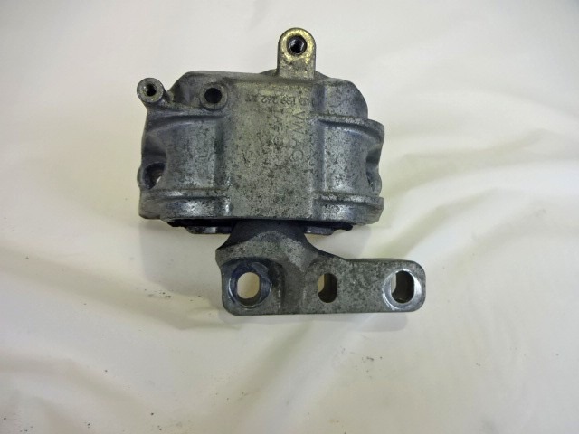 NOSILCI MOTORJA/DRUGO OEM N. 1K0199262AT ORIGINAL REZERVNI DEL VOLKSWAGEN GOLF PLUS 5M1 521 MK1 (2004 - 2009) DIESEL LETNIK 2006