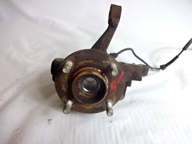 VRTLJIVI LEZAJ DESNO / PESTO KOLESA Z LEZAJEM SPREDAJ OEM N. 1544566 ORIGINAL REZERVNI DEL FORD FIESTA CB1 CNN MK6 (09/2008 - 11/2012) BENZINA/GPL LETNIK 2010