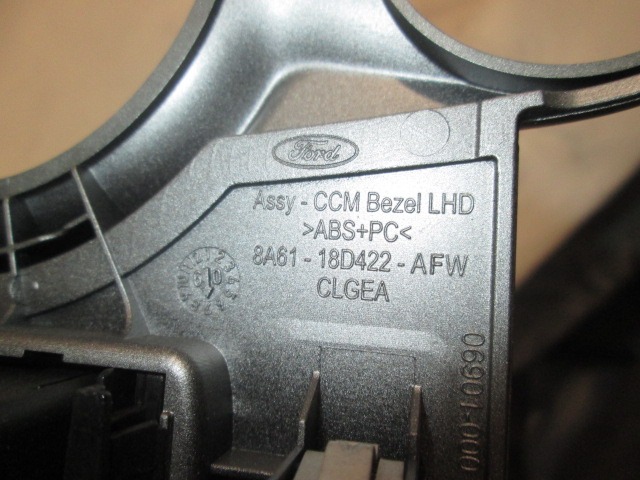 ARMATURNA PLO?CA OEM N. 8A61-18D422-AFW ORIGINAL REZERVNI DEL FORD FIESTA CB1 CNN MK6 (09/2008 - 11/2012) BENZINA LETNIK 2010