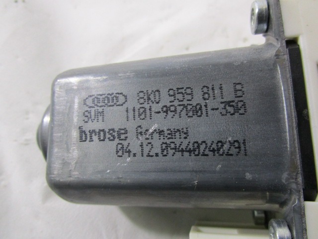 MOTORCEK ELEKTRICNEGA POMIKA ZADNJEGA STEKLA  OEM N. 8K0959811B ORIGINAL REZERVNI DEL AUDI A6 C6 R 4F2 4FH 4F5 BER/SW/ALLROAD (10/2008 - 2011) DIESEL LETNIK 2010