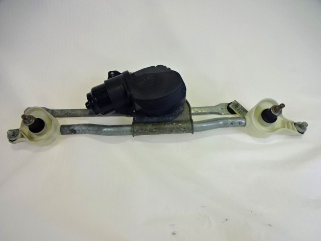 MOTORCEK PREDNJIH BRISALCEV OEM N. 95517286 ORIGINAL REZERVNI DEL OPEL AGILA B H08 (2008 - 2015)BENZINA LETNIK 2008