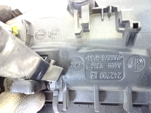 ZUNANJA KLJUKA ZADNJA LEVA VRATA OEM N. 156098845 ORIGINAL REZERVNI DEL ALFA ROMEO GIULIETTA 940 (2010 - 2020) DIESEL LETNIK 2010