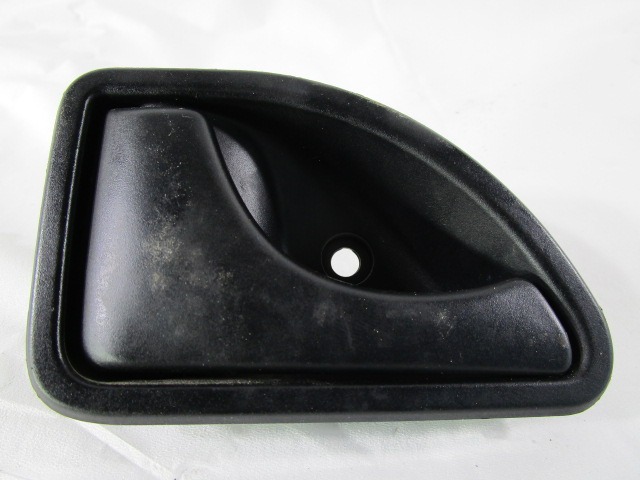 NOTRANJA KLJUKA  OEM N. 8200247802 ORIGINAL REZERVNI DEL NISSAN KUBISTAR X76 (2003 - 2009) DIESEL LETNIK 2004