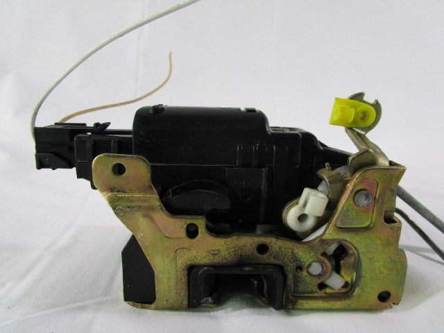 CENTRALNI ZAKLEP SPREDNJIH VRAT  OEM N. 8200727504 ORIGINAL REZERVNI DEL NISSAN KUBISTAR X76 (2003 - 2009) DIESEL LETNIK 2004