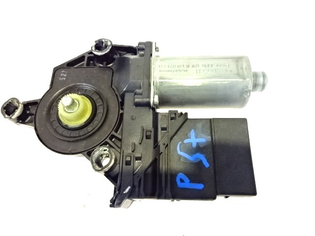 MOTORCEK ELEKTRICNEGA POMIKA ZADNJEGA STEKLA  OEM N. 0130821431 5M0839401B 1K0959703F ORIGINAL REZERVNI DEL VOLKSWAGEN GOLF PLUS 5M1 521 MK1 (2004 - 2009) DIESEL LETNIK 2006