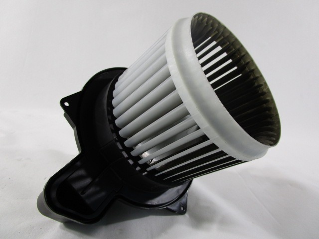 VENTILATOR  KABINE  OEM N. 98619594 ORIGINAL REZERVNI DEL LANCIA Y YPSILON 312 (dal 2011)BENZINA/GPL LETNIK 2014