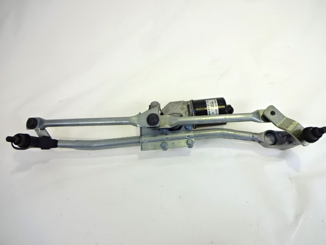 MOTORCEK PREDNJIH BRISALCEV OEM N. 7193036 ORIGINAL REZERVNI DEL BMW SERIE 1 BER/COUPE/CABRIO E81/E82/E87/E88 LCI R (2007 - 2013) DIESEL LETNIK 2007