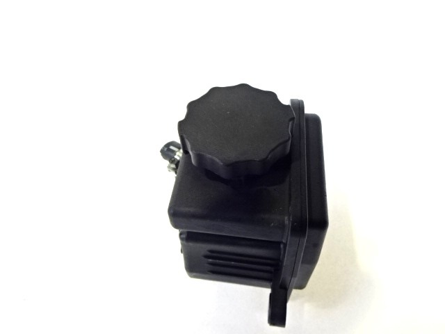 REZERVOAR CRPALKA  SERVO VOLAN OEM N. A0004600183 ORIGINAL REZERVNI DEL MERCEDES CLASSE E W211 S211 BER/SW (03/2002 - 05/2006) BENZINA LETNIK 2005