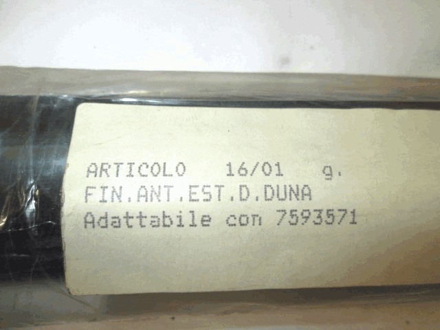 OKRASNE LETVE IN PROFILI SPREDNJIH VRAT OEM N. 7593571 ORIGINAL REZERVNI DEL FIAT DUNA 155 (1987 - 1991)BENZINA LETNIK 1987