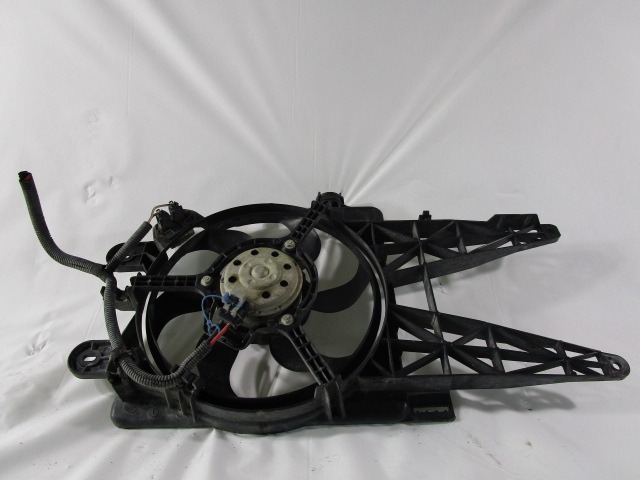 VENTILATOR HLADILNIKA OEM N. 51738357 ORIGINAL REZERVNI DEL FIAT PUNTO 188 188AX MK2 (1999 - 2003) BENZINA LETNIK 2003