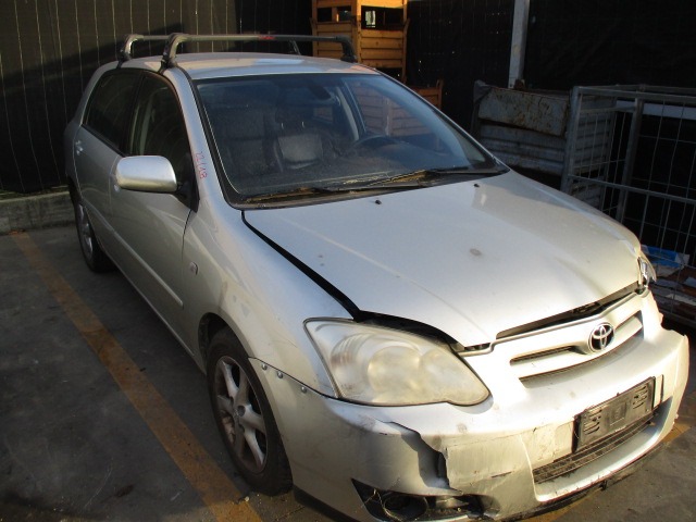 TOYOTA COROLLA 2.0 D 85KW 5M 5P (2005) RICAMBI IN MAGAZZINO 