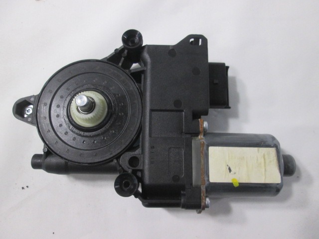 DVIZNI MEHANIZEM SPREDNIH STEKEL  OEM N. 1368331080 ORIGINAL REZERVNI DEL FIAT FIORINO / QUBO 255 (2008 - 2019) BENZINA/METANO LETNIK 2014