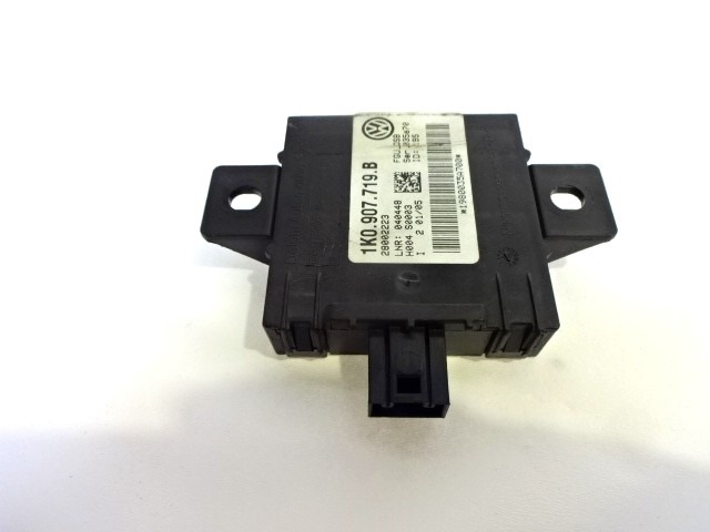 RACUNALNIK AVTOALARMA/BLOKADA MOTORJA OEM N. 1K0907719B ORIGINAL REZERVNI DEL AUDI A3 MK2 8P 8PA 8P1 (2003 - 2008)DIESEL LETNIK 2005