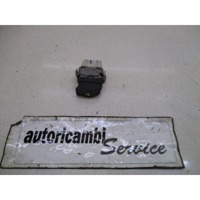 ZADNJE STIKALO OEM N. 8200315024 ORIGINAL REZERVNI DEL RENAULT MEGANE MK2 BM0/1 CM0/1 EM0/1 KM0/1 LM0/1 BER/GRANDTOUR  (10/2002 - 02/2006) DIESEL LETNIK 2004