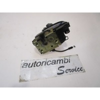 CENTRALNI ZAKLEP SPREDNJIH VRAT  OEM N. 8200027779 ORIGINAL REZERVNI DEL RENAULT MEGANE MK2 BM0/1 CM0/1 EM0/1 KM0/1 LM0/1 BER/GRANDTOUR  (10/2002 - 02/2006) DIESEL LETNIK 2005