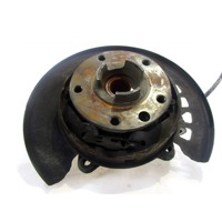 VRTLJIVI LEZAJ DESNO / PESTO KOLESA Z LEZAJEM SPREDAJ OEM N. 7L8605436 ORIGINAL REZERVNI DEL AUDI Q7 4L (2005 - 2015) DIESEL LETNIK 2008