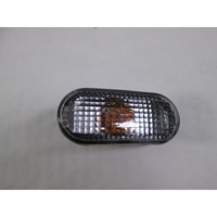 SPREDNJI INDIKATOR OEM N. 33676630 ORIGINAL REZERVNI DEL VOLKSWAGEN GOLF III 1H1 1E7 1H5 MK3 (08/1992 - 07/1998) BENZINA LETNIK 1992