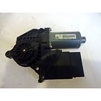 MOTORCEK ELEKTRICNEGA POMIKA ZADNJEGA STEKLA  OEM N. 5M0839402A 1K0959704C ORIGINAL REZERVNI DEL VOLKSWAGEN GOLF PLUS 5M1 521 MK1 (2004 - 2009) DIESEL LETNIK 2006