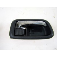 NOTRANJA KLJUKA  OEM N. 69283-30040B1 ORIGINAL REZERVNI DEL TOYOTA COROLLA E11 (1995 - 2002)BENZINA LETNIK 2001