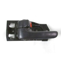 NOTRANJA KLJUKA  OEM N. 69206-30150 ORIGINAL REZERVNI DEL TOYOTA RAV 4 A2 MK2 (2000 - 2006) DIESEL LETNIK 2004