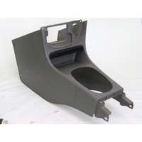 PLASTIKA MED SEDEZI BREZ NASLONJALA ROK OEM N. 0K30A64320 ORIGINAL REZERVNI DEL KIA RIO MK1 DC (2000 - 2005)BENZINA LETNIK 2001