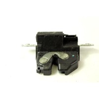 ZAKLEPANJE PRTLJA?NIH VRAT  OEM N. 55701971 ORIGINAL REZERVNI DEL OPEL CORSA D R S07 (02/2011 - 2014) BENZINA/GPL LETNIK 2012