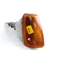 SPREDNJI INDIKATOR OEM N. 867953050 ORIGINAL REZERVNI DEL VOLKSWAGEN POLO 86C 80 (1982 - 1994)BENZINA LETNIK 1990