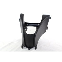 PLASTIKA MED SEDEZI BREZ NASLONJALA ROK OEM N. 735345797 ORIGINAL REZERVNI DEL LANCIA Y YPSILON 843 R (2006 - 2011) BENZINA LETNIK 2008