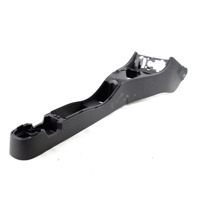 PLASTIKA MED SEDEZI BREZ NASLONJALA ROK OEM N. 969100077R ORIGINAL REZERVNI DEL DACIA DUSTER HS (2010 - 2017) DIESEL LETNIK 2010