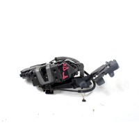 CENTRALNI ZAKLEP SPREDNJIH VRAT  OEM N. 6W8A-21812-GD ORIGINAL REZERVNI DEL JAGUAR XF X250 MK1 (2008 - 2011)BENZINA LETNIK 2009