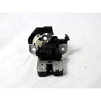 ZAKLEPANJE PRTLJA?NIH VRAT  OEM N. 8K9827505 ORIGINAL REZERVNI DEL AUDI A3 MK2R 8P 8PA 8P1 8P7 (2008 - 2012)DIESEL LETNIK 2010